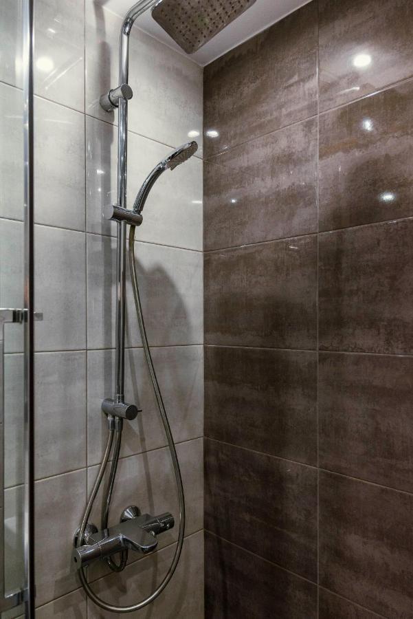 Apartamento Lykabettus Gem With Yard And Parking Atenas Exterior foto