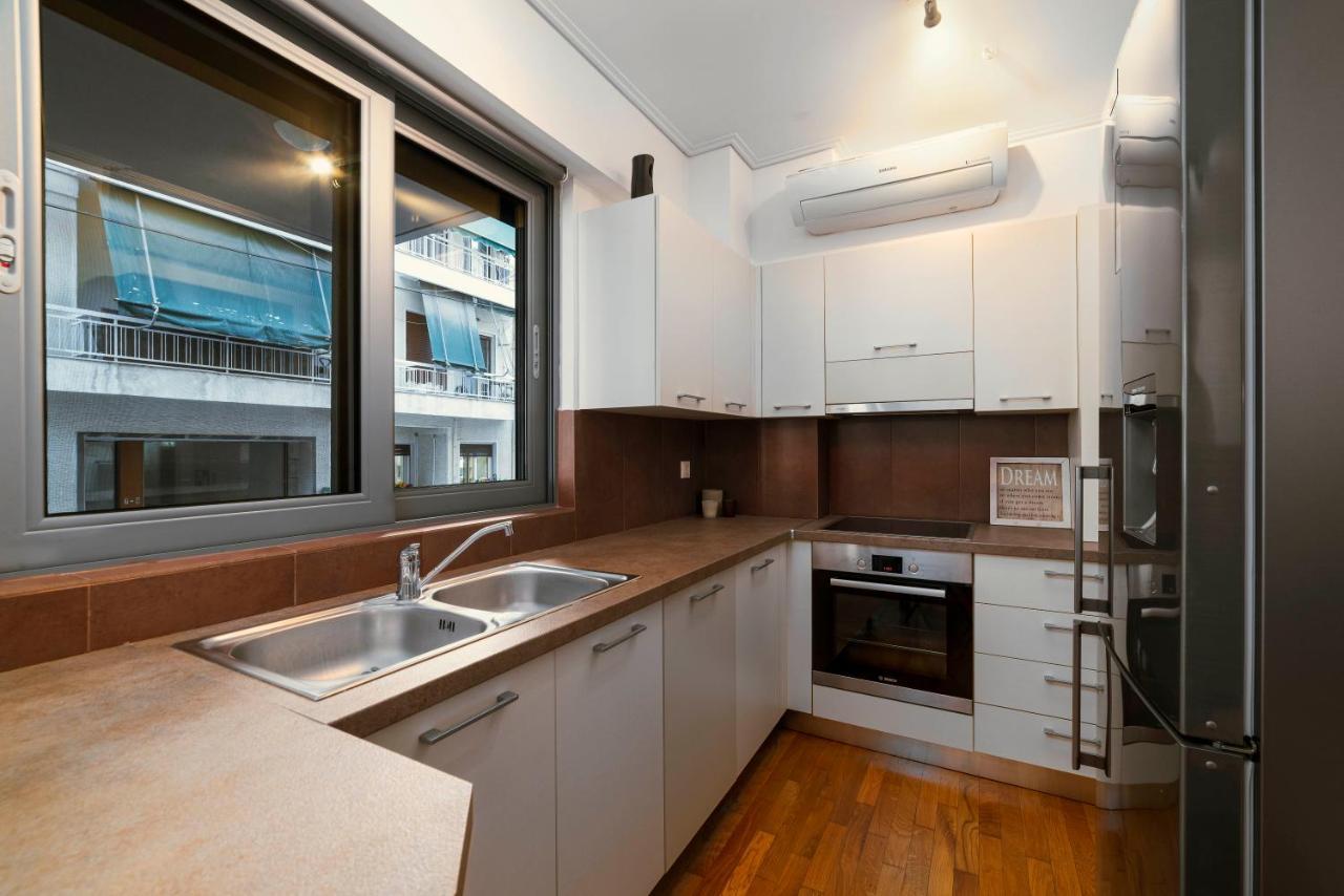 Apartamento Lykabettus Gem With Yard And Parking Atenas Exterior foto