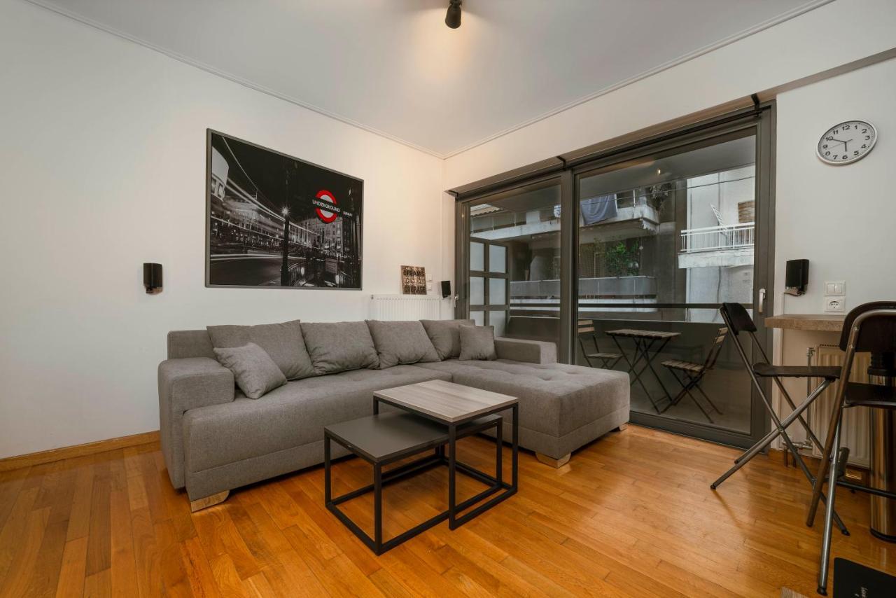 Apartamento Lykabettus Gem With Yard And Parking Atenas Exterior foto