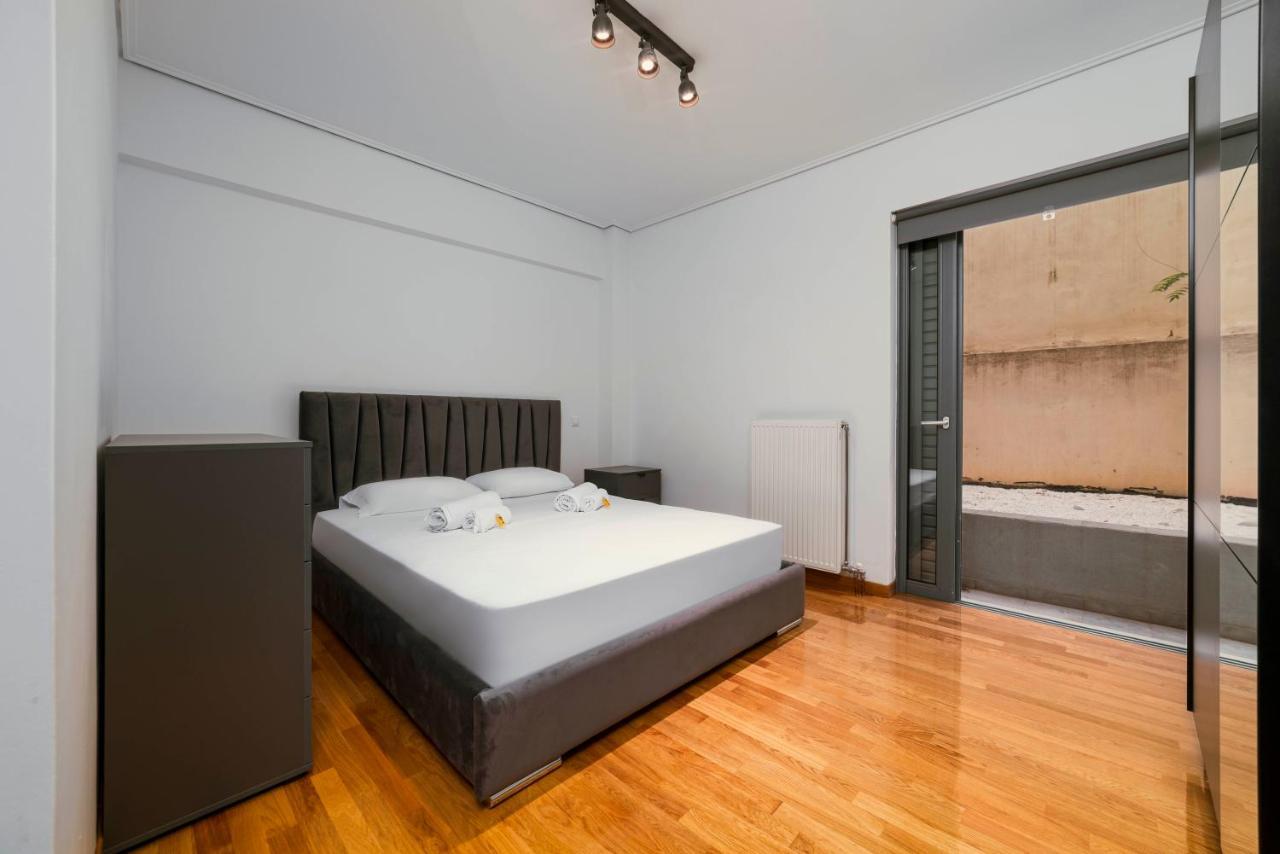 Apartamento Lykabettus Gem With Yard And Parking Atenas Exterior foto