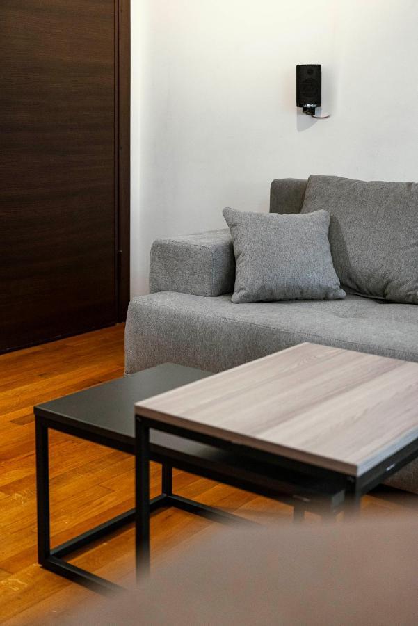 Apartamento Lykabettus Gem With Yard And Parking Atenas Exterior foto